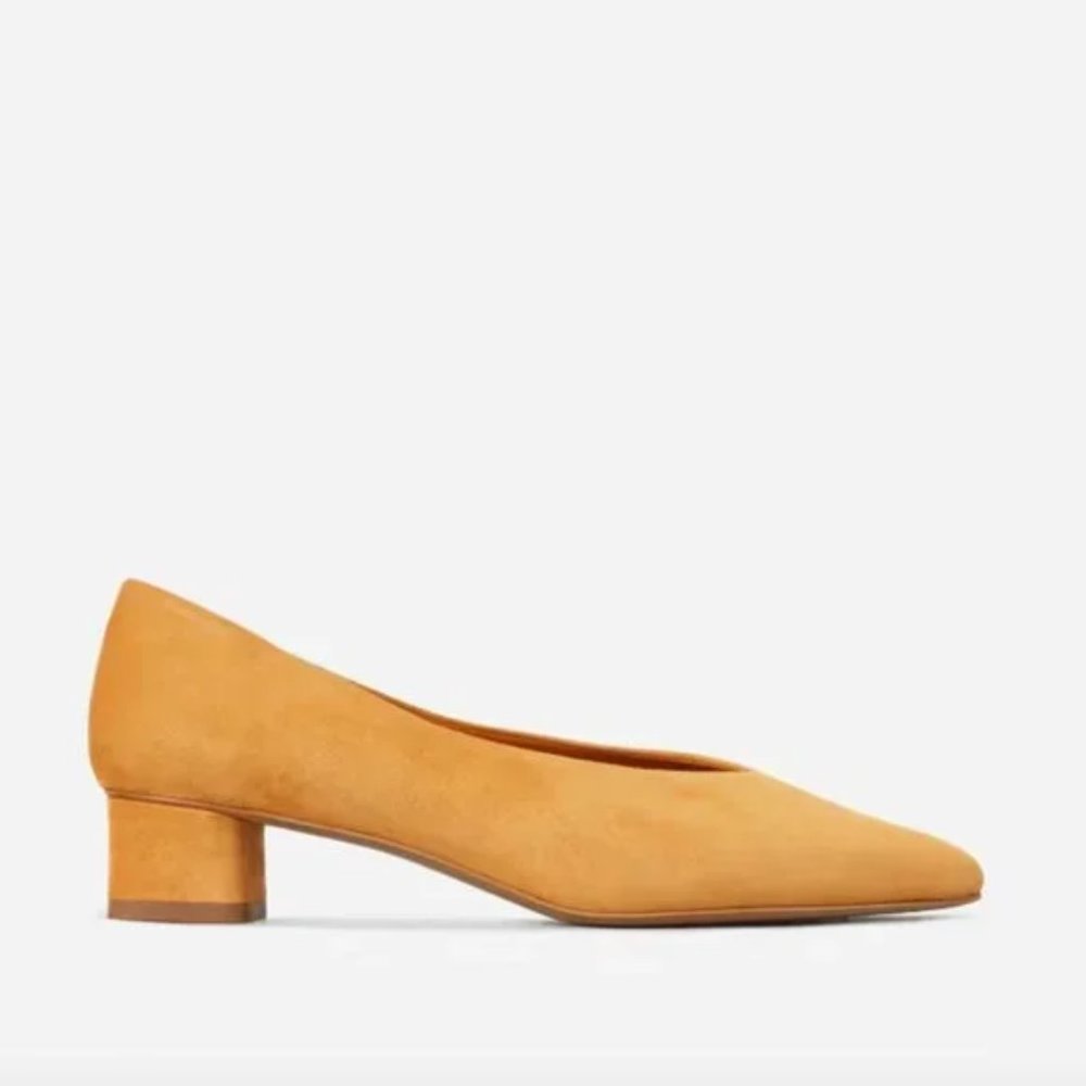 Everlane V Heel in Mustard Suede 7.5 - LIKE NEW